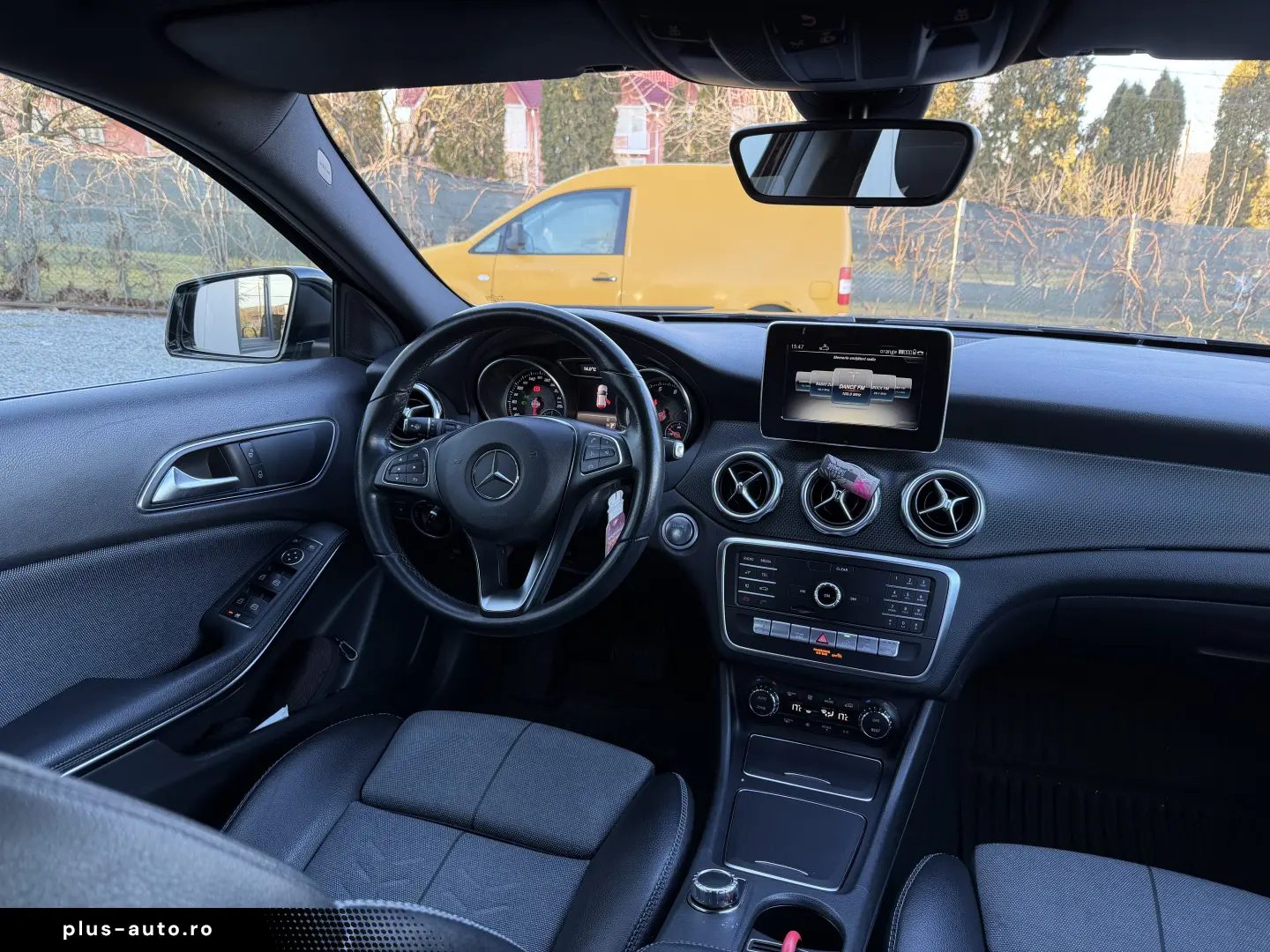 Mercedes GLA 180 Start-up Edition Automat Benzina