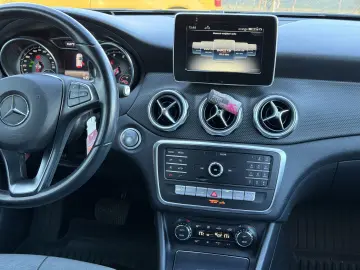 Mercedes GLA 180 Start-up Edition Automat Benzina