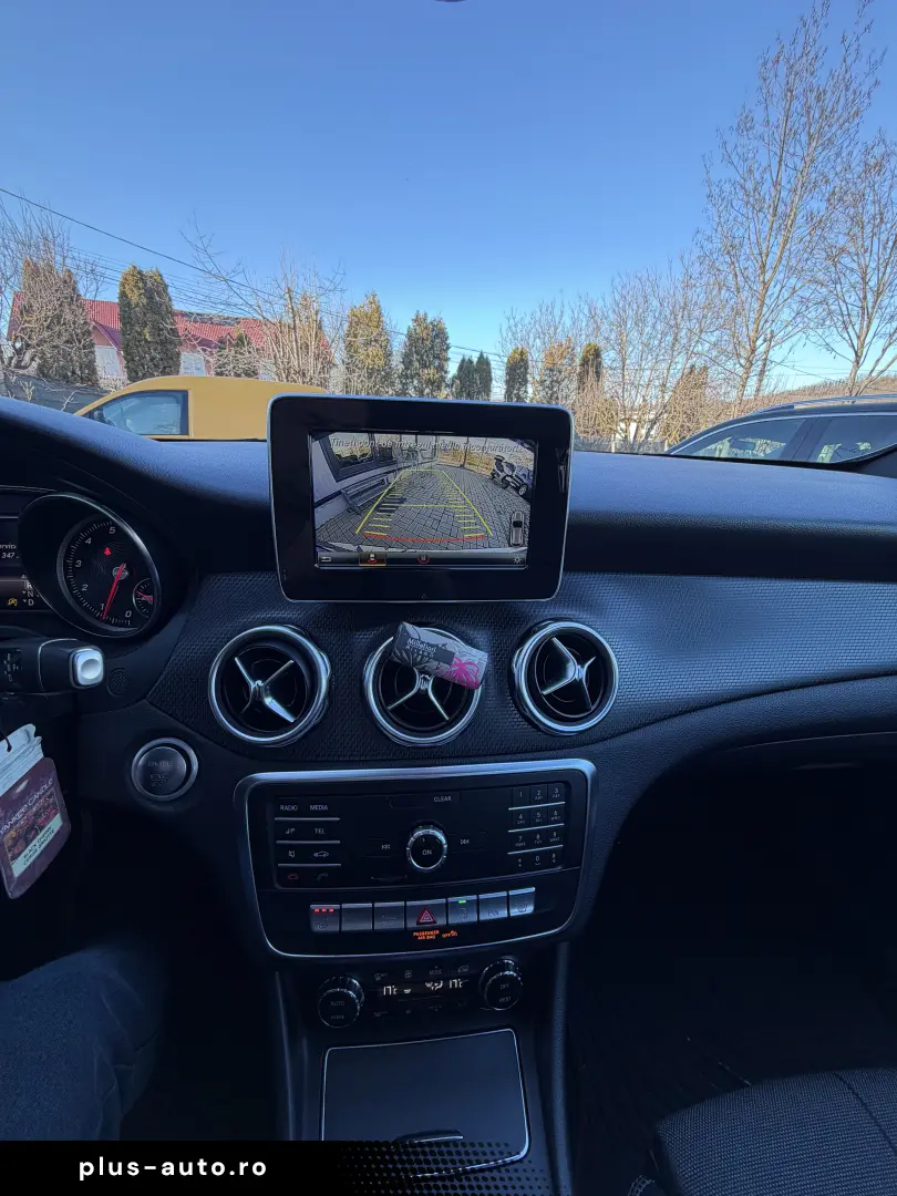 Mercedes GLA 180 Start-up Edition Automat Benzina