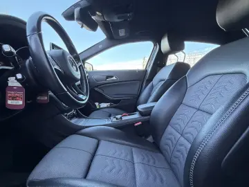 Mercedes GLA 180 Start-up Edition Automat Benzina