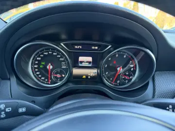 Mercedes GLA 180 Start-up Edition Automat Benzina