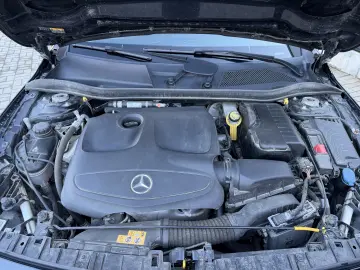 Mercedes GLA 180 Start-up Edition Automat Benzina
