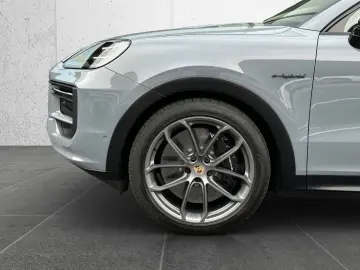 PORSCHE Cayenne Turbo E-Hybrid Coupé mit GT-Paket 360