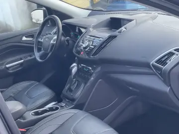 Ford Kuga 4x4 180 CP