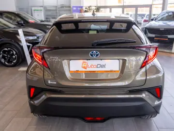 Toyota CH-R Hybrid