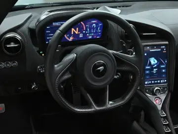 McLaren 720S Spider Performance Pack