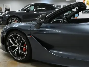McLaren 720S Spider Performance Pack
