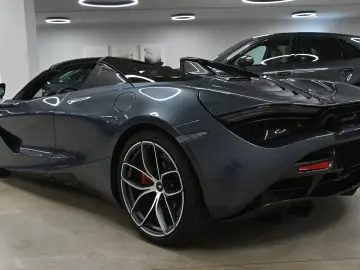 McLaren 720S Spider Performance Pack