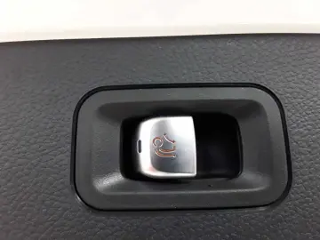 MERCEDES-BENZ GLC 200 4M- AHK BusiP KomfP AssiP KAM