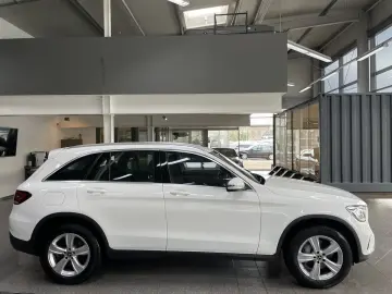 MERCEDES-BENZ GLC 220 d 4Matic LED Navi MBUX R.Cam AHK