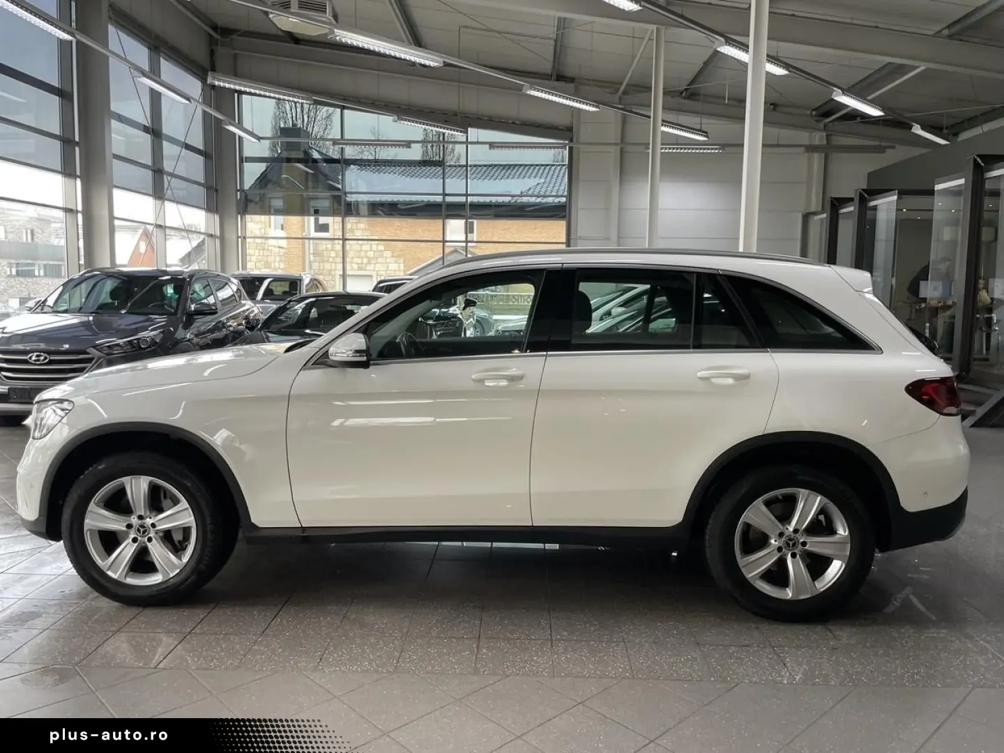 MERCEDES-BENZ GLC 220 d 4Matic LED Navi MBUX R.Cam AHK