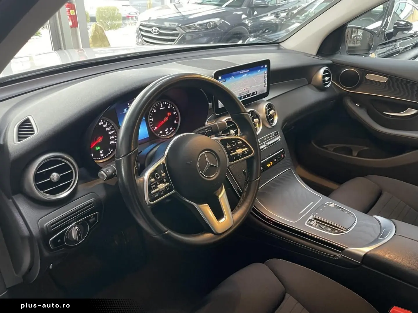 MERCEDES-BENZ GLC 220 d 4Matic LED Navi MBUX R.Cam AHK