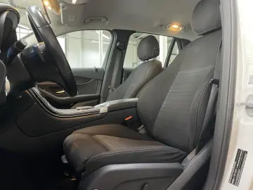 MERCEDES-BENZ GLC 220 d 4Matic LED Navi MBUX R.Cam AHK