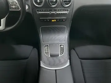 MERCEDES-BENZ GLC 220 d 4Matic LED Navi MBUX R.Cam AHK