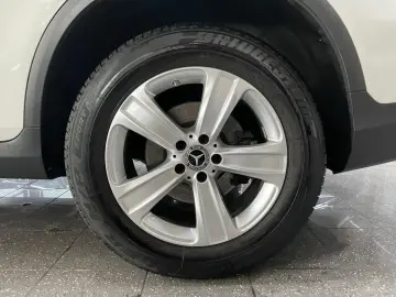 MERCEDES-BENZ GLC 220 d 4Matic LED Navi MBUX R.Cam AHK