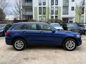 MERCEDES-BENZ GLC220d 4Matic Kamera Leder AHK Navi 1.Hand