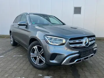 MERCEDES-BENZ GLC 220 d 4Matic LED NAVI KAMERA PDC AHK