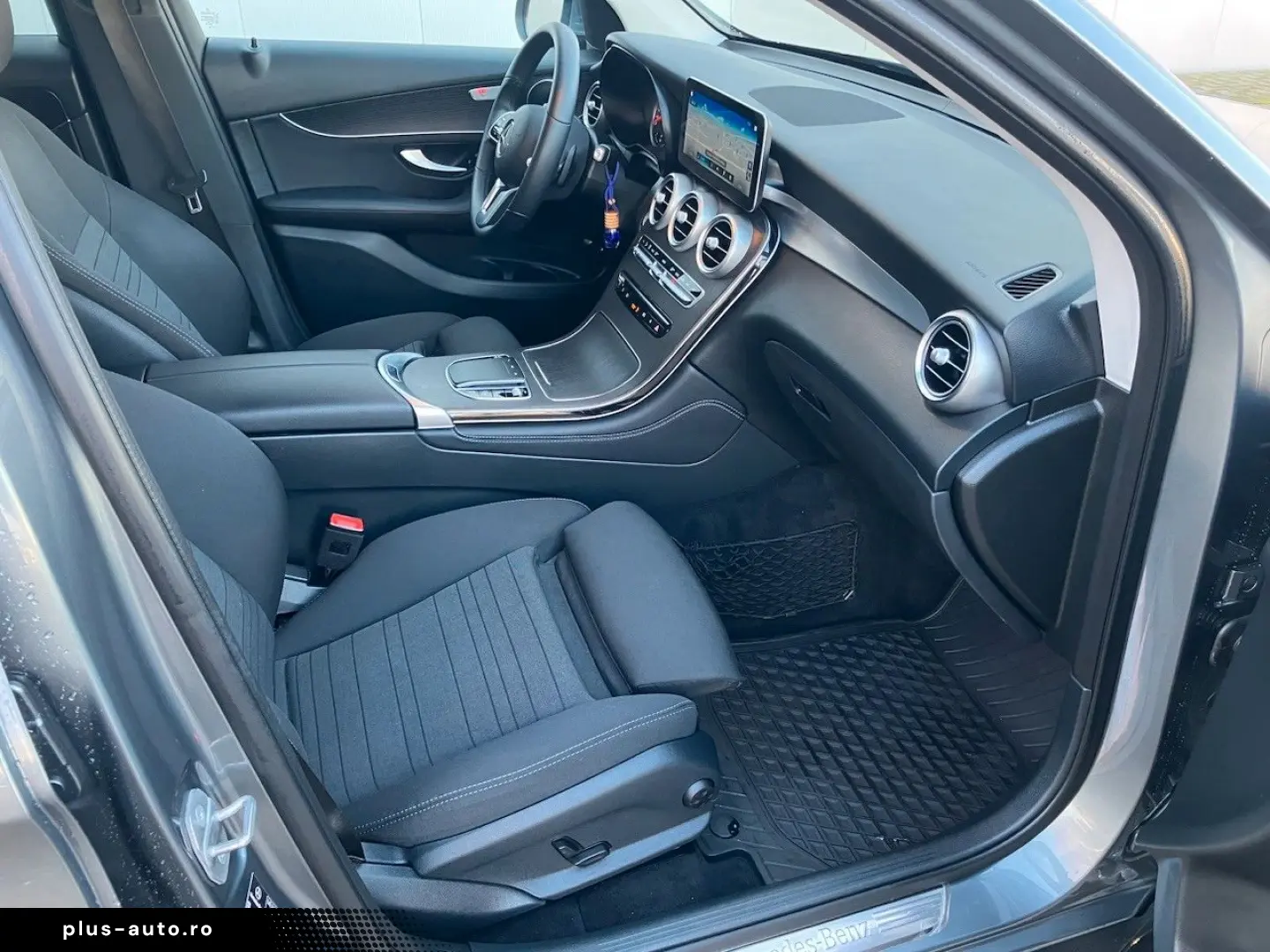 MERCEDES-BENZ GLC 220 d 4Matic LED NAVI KAMERA PDC AHK