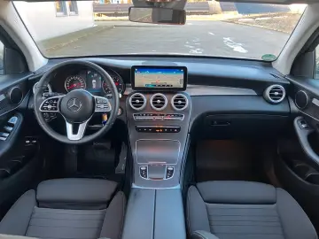 MERCEDES-BENZ GLC 220 d 4Matic LED NAVI KAMERA PDC AHK