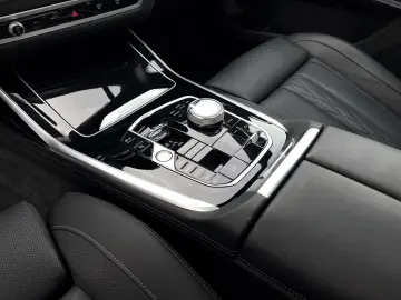 BMW X7 xDr40d MSPRO Massage SoftClo SkyLoun AuxHeat IcGlow