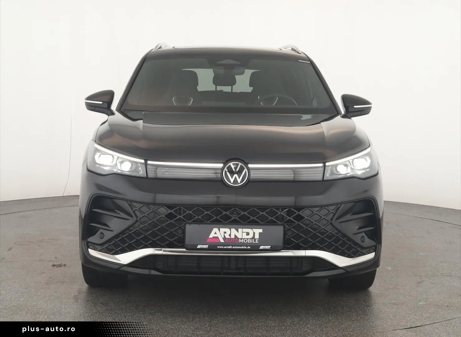 VW Tiguan 2.0 TSI DSG 4M R-Line   Pano  ACC 360