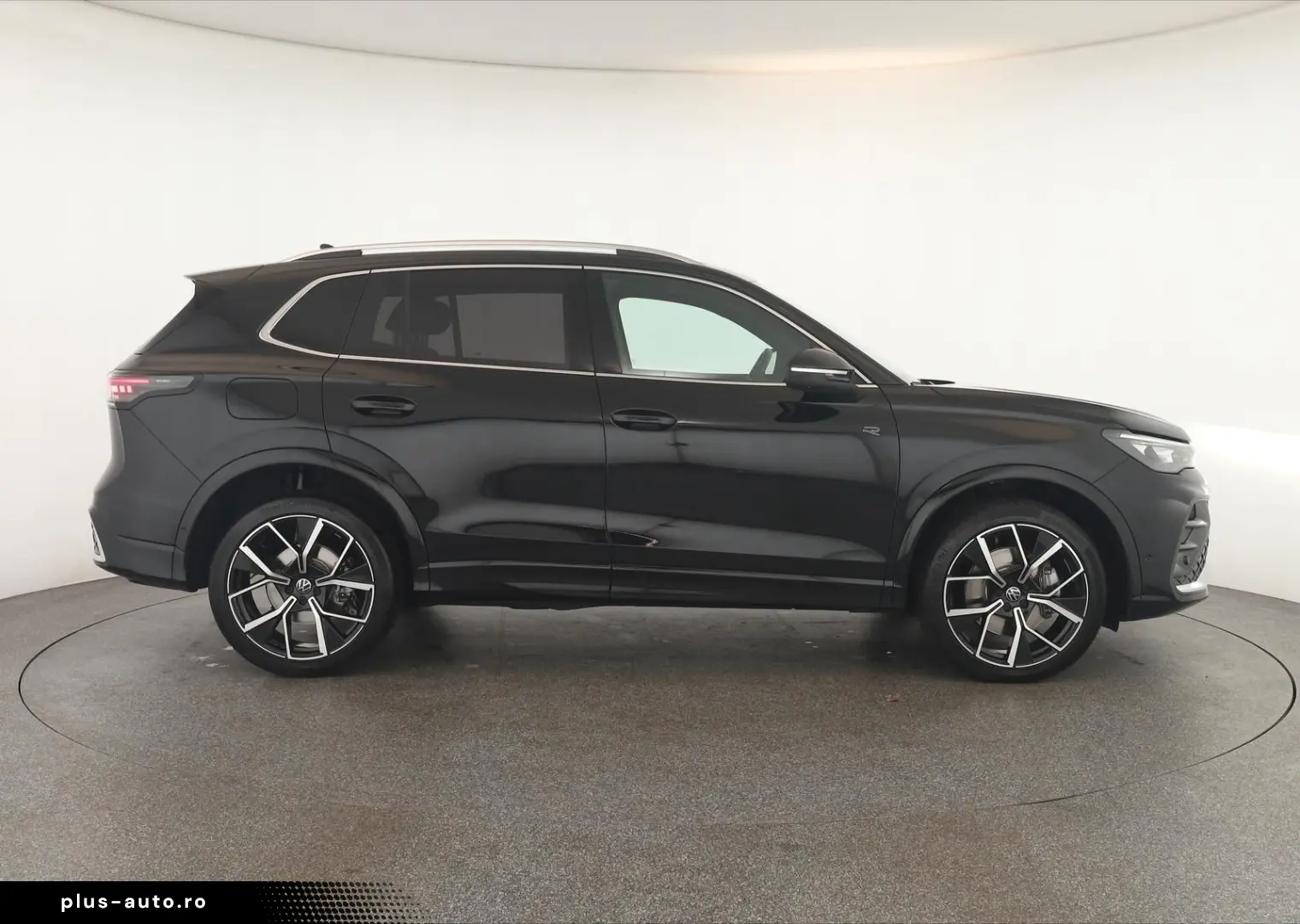 VW Tiguan 2.0 TSI DSG 4M R-Line   Pano  ACC 360