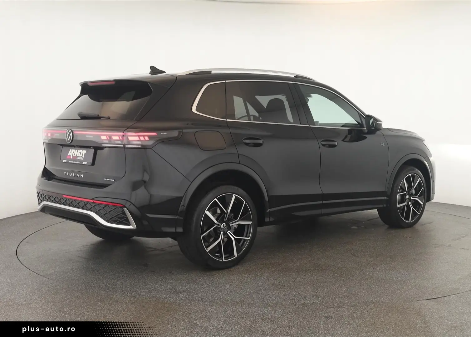 VW Tiguan 2.0 TSI DSG 4M R-Line   Pano  ACC 360