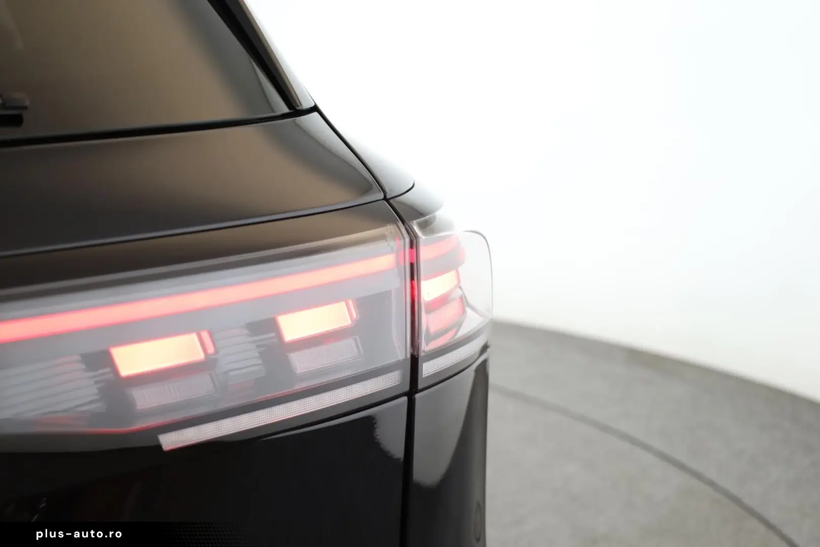 VW Tiguan 2.0 TSI DSG 4M R-Line   Pano  ACC 360