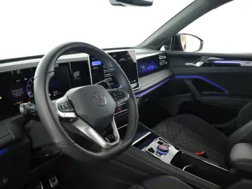 VW Tiguan 2.0 TSI DSG 4M R-Line   Pano  ACC 360