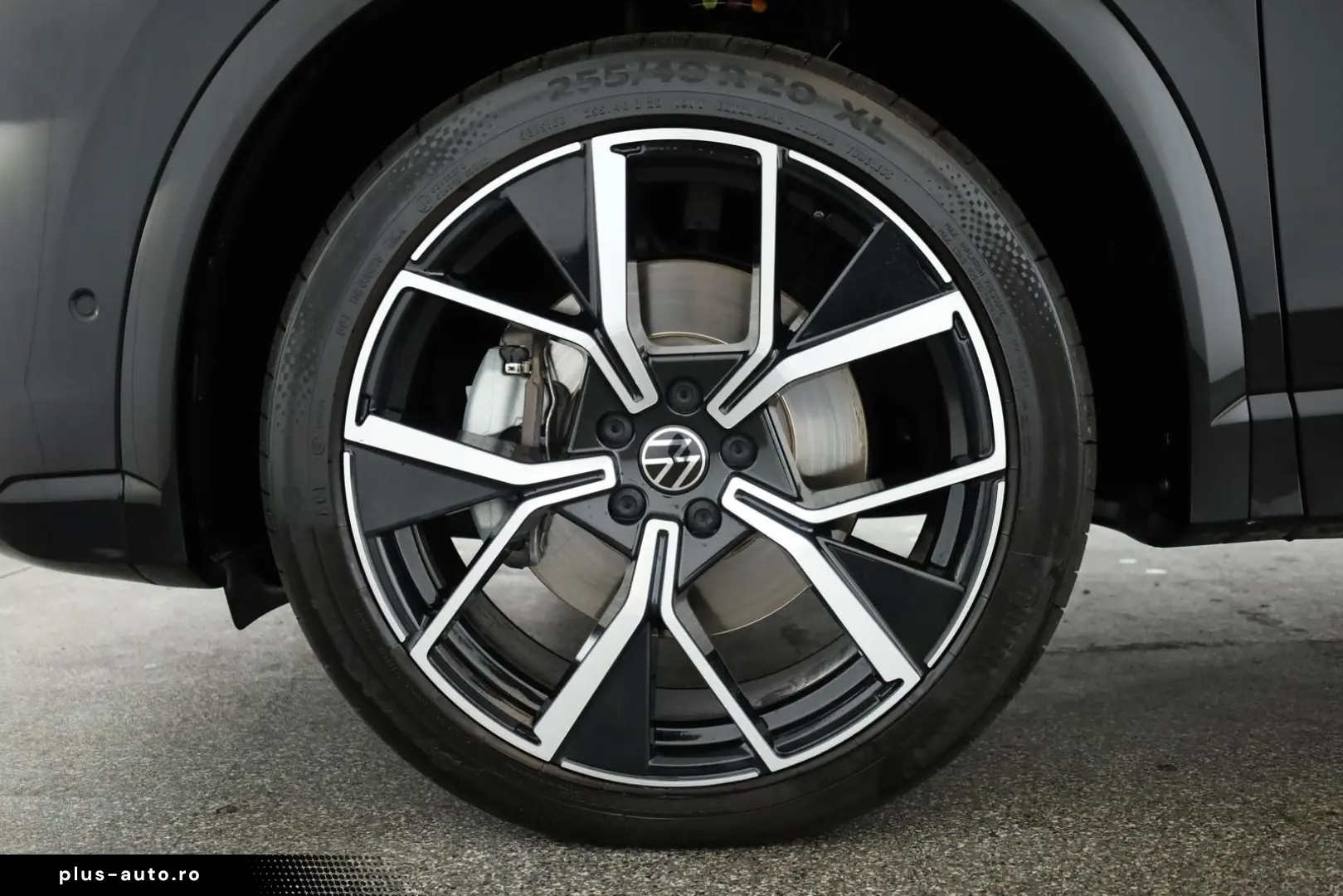 VW Tiguan 2.0 TSI DSG 4M R-Line   Pano  ACC 360