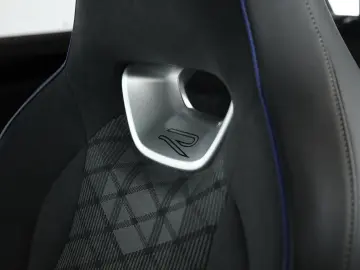 VW Tiguan 2.0 TSI DSG 4M R-Line   Pano  ACC 360