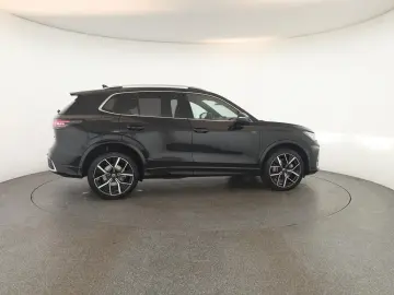 VW Tiguan 2.0 TSI DSG 4M R-Line   Pano  ACC 360