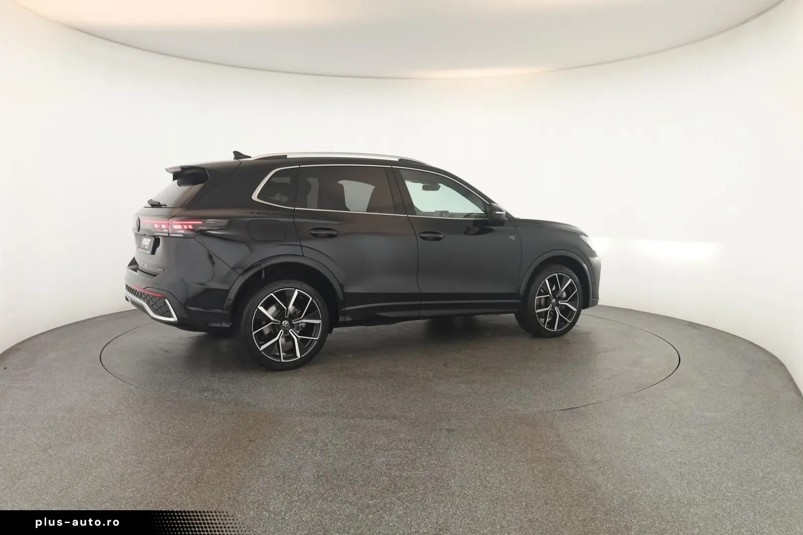 VW Tiguan 2.0 TSI DSG 4M R-Line   Pano  ACC 360
