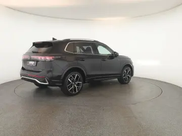 VW Tiguan 2.0 TSI DSG 4M R-Line   Pano  ACC 360