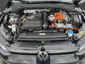 VW Golf VIII 1.4 eHybrid DSG  Style Navi DigitalC C