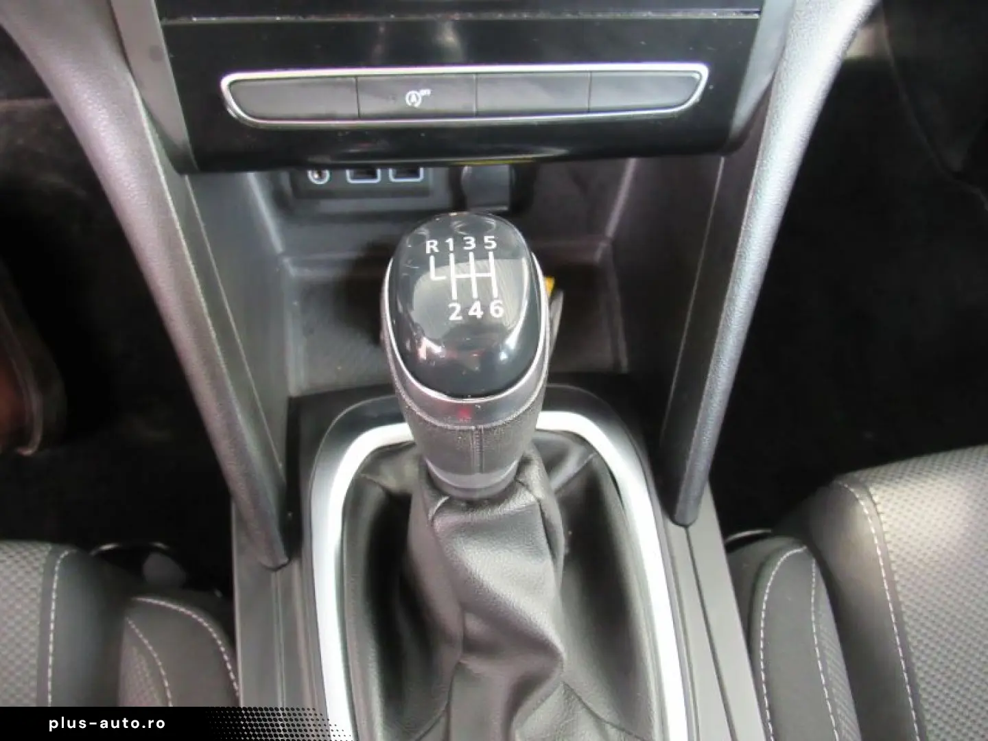 RENAULT MEGANE 1.3 TCe 140CP techno Estate