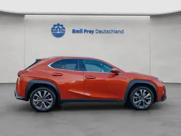 LEXUS UX 250h F-Sport Design