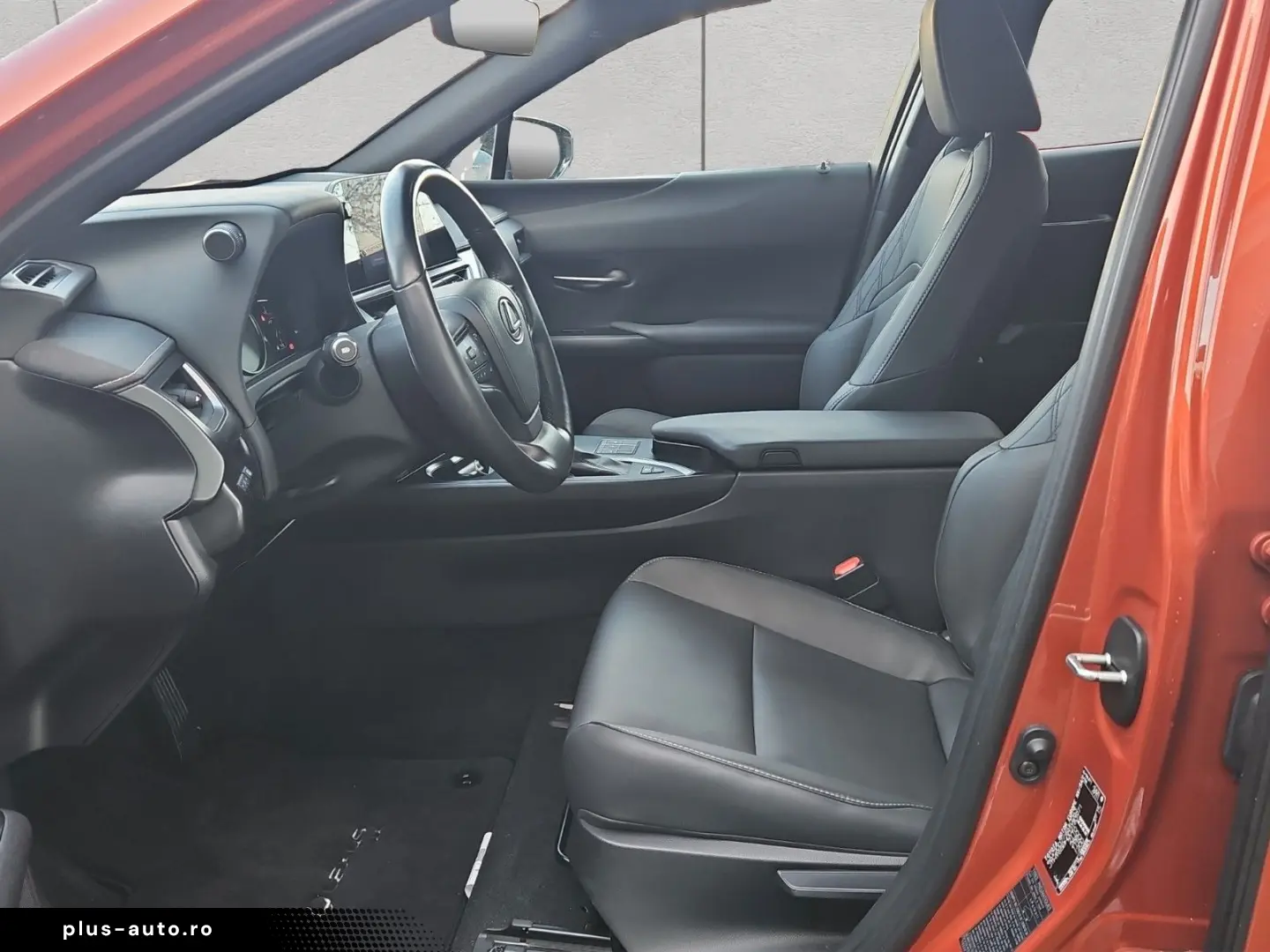 LEXUS UX 250h F-Sport Design