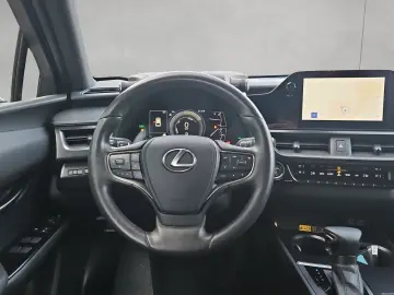 LEXUS UX 250h F-Sport Design