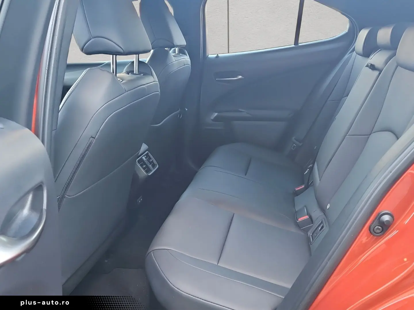 LEXUS UX 250h F-Sport Design