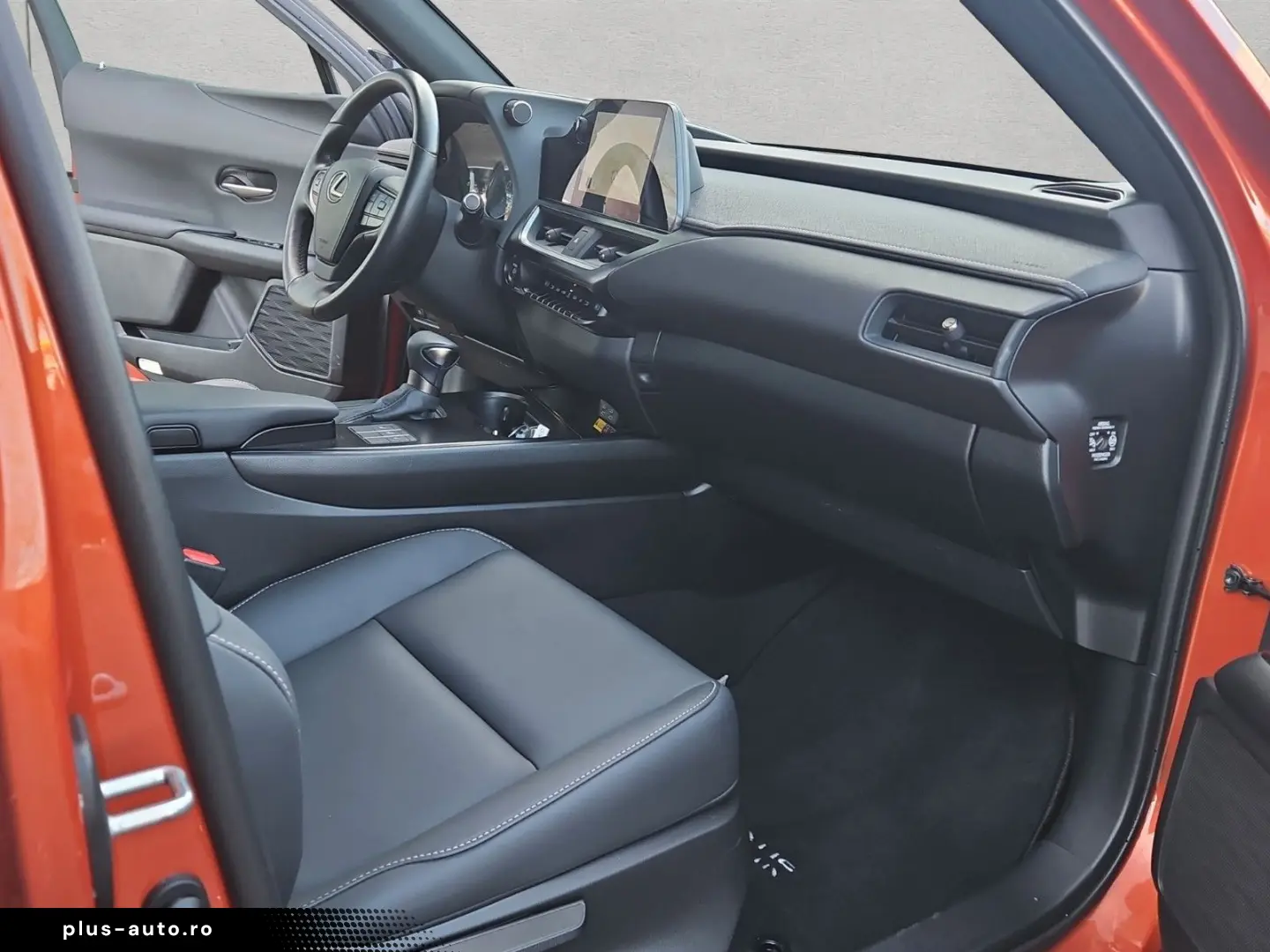 LEXUS UX 250h F-Sport Design