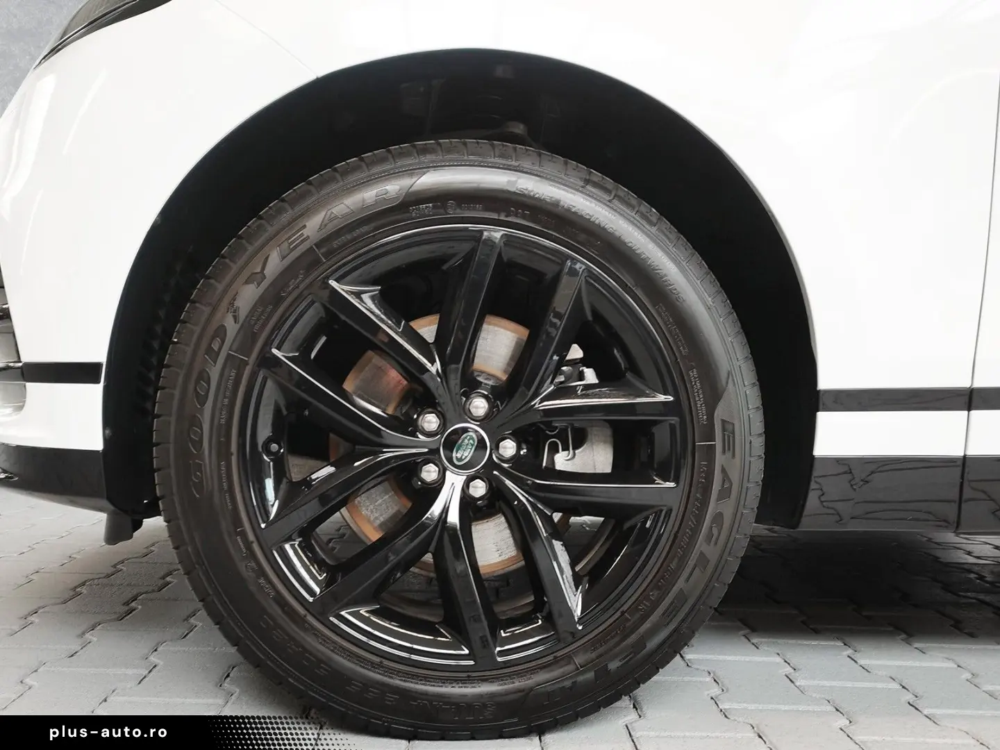 LAND ROVER Range Rover Velar D200 R-Dynamic SE