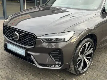 VOLVO XC60 B4 AWD Plus Dark