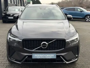 VOLVO XC60 B4 AWD Plus Dark