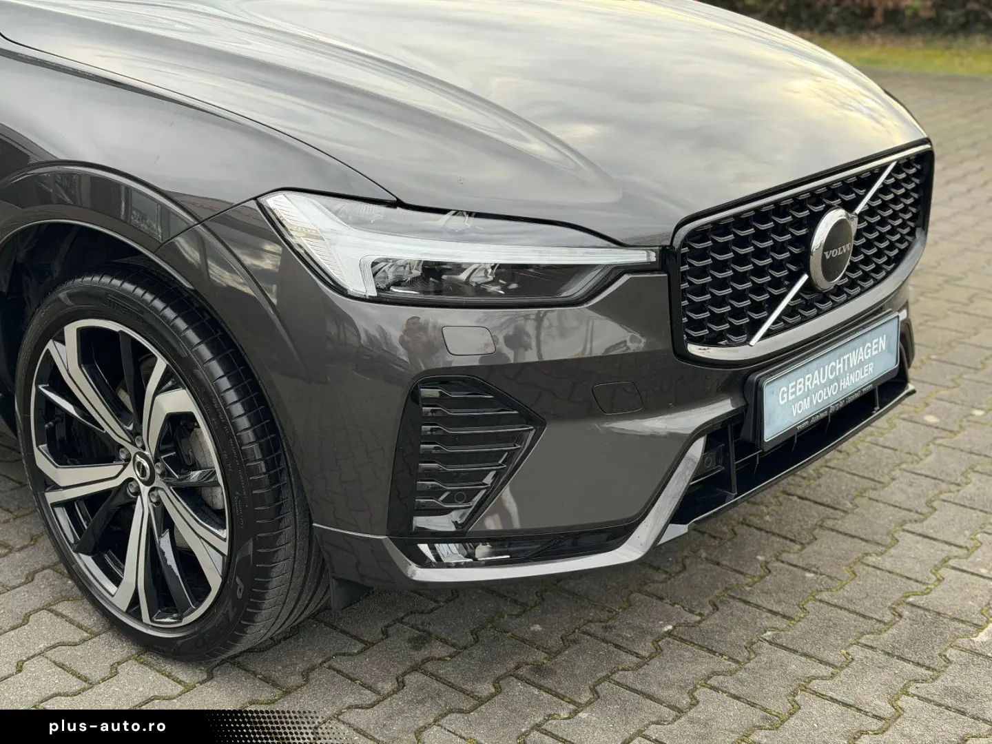 VOLVO XC60 B4 AWD Plus Dark