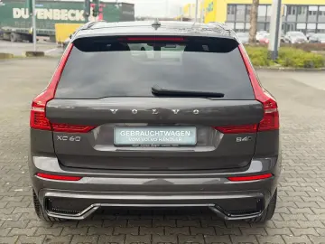 VOLVO XC60 B4 AWD Plus Dark