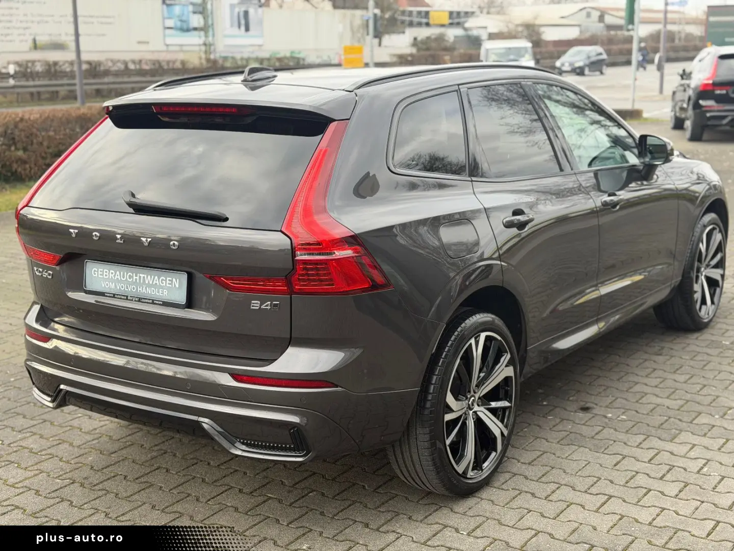VOLVO XC60 B4 AWD Plus Dark