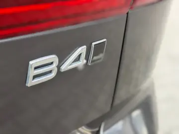 VOLVO XC60 B4 AWD Plus Dark