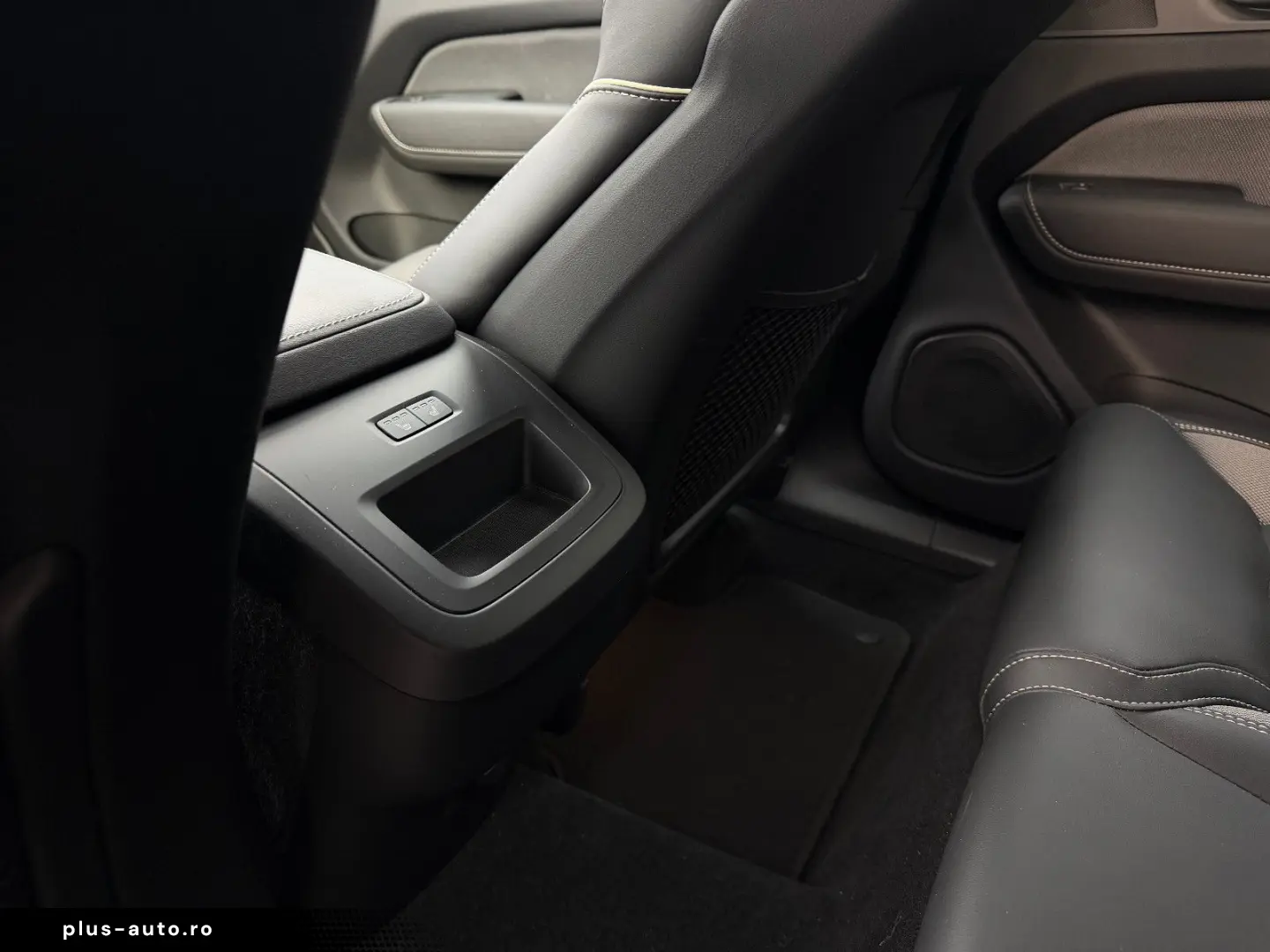 VOLVO XC60 B4 AWD Plus Dark