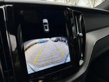 VOLVO XC60 B4 AWD Plus Dark